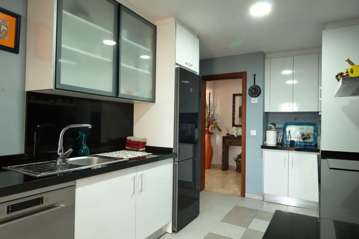 3 soverom Leilighet til salgs i Estepona med svømmebasseng garasje - € 487 000 (Ref: 10140905)
