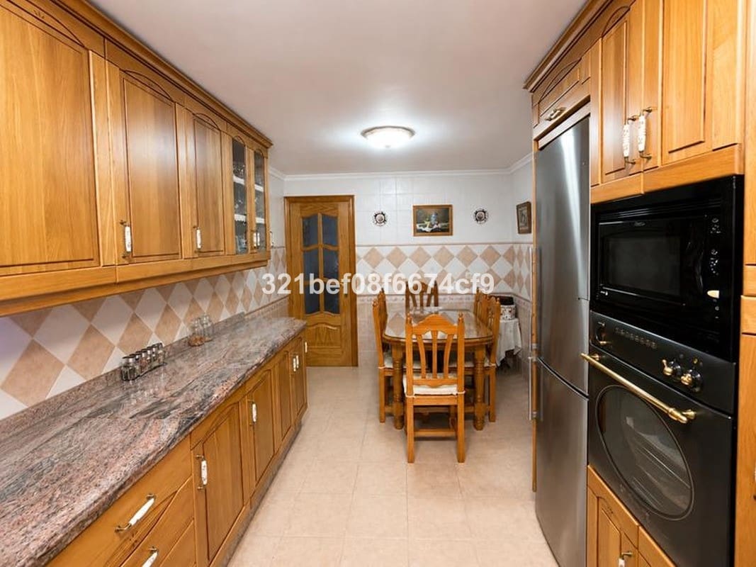 2 makuuhuone Omakotitalo myytävänä paikassa Estepona - 389 000 € (Ref: 10140925)