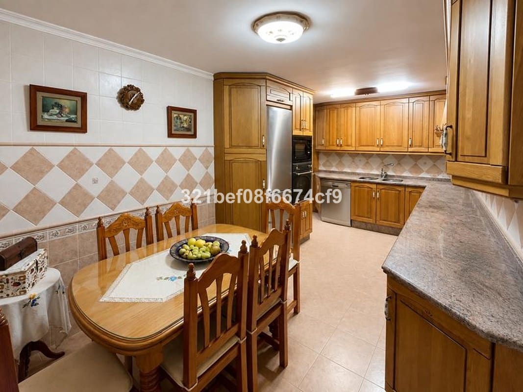 2 makuuhuone Omakotitalo myytävänä paikassa Estepona - 389 000 € (Ref: 10140925)