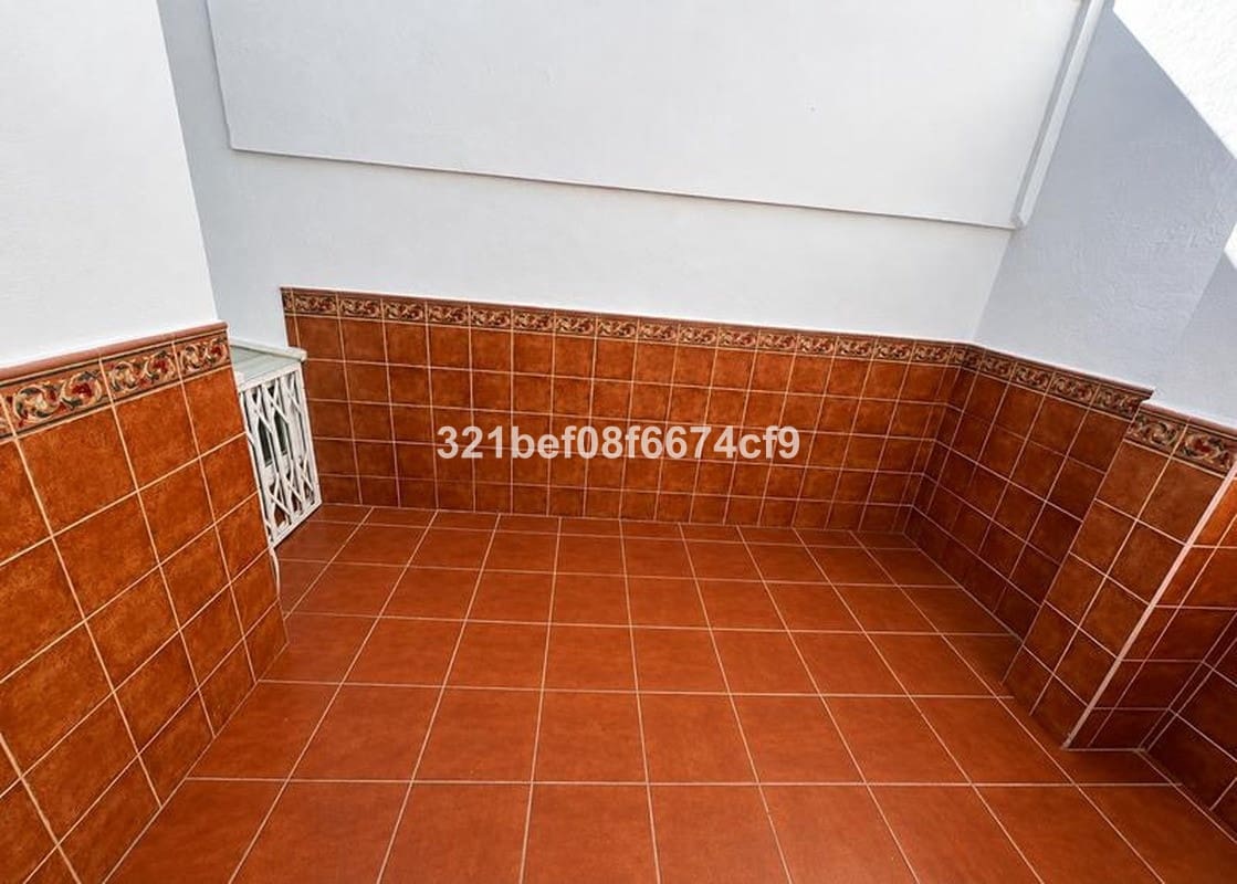 2 makuuhuone Omakotitalo myytävänä paikassa Estepona - 389 000 € (Ref: 10140925)