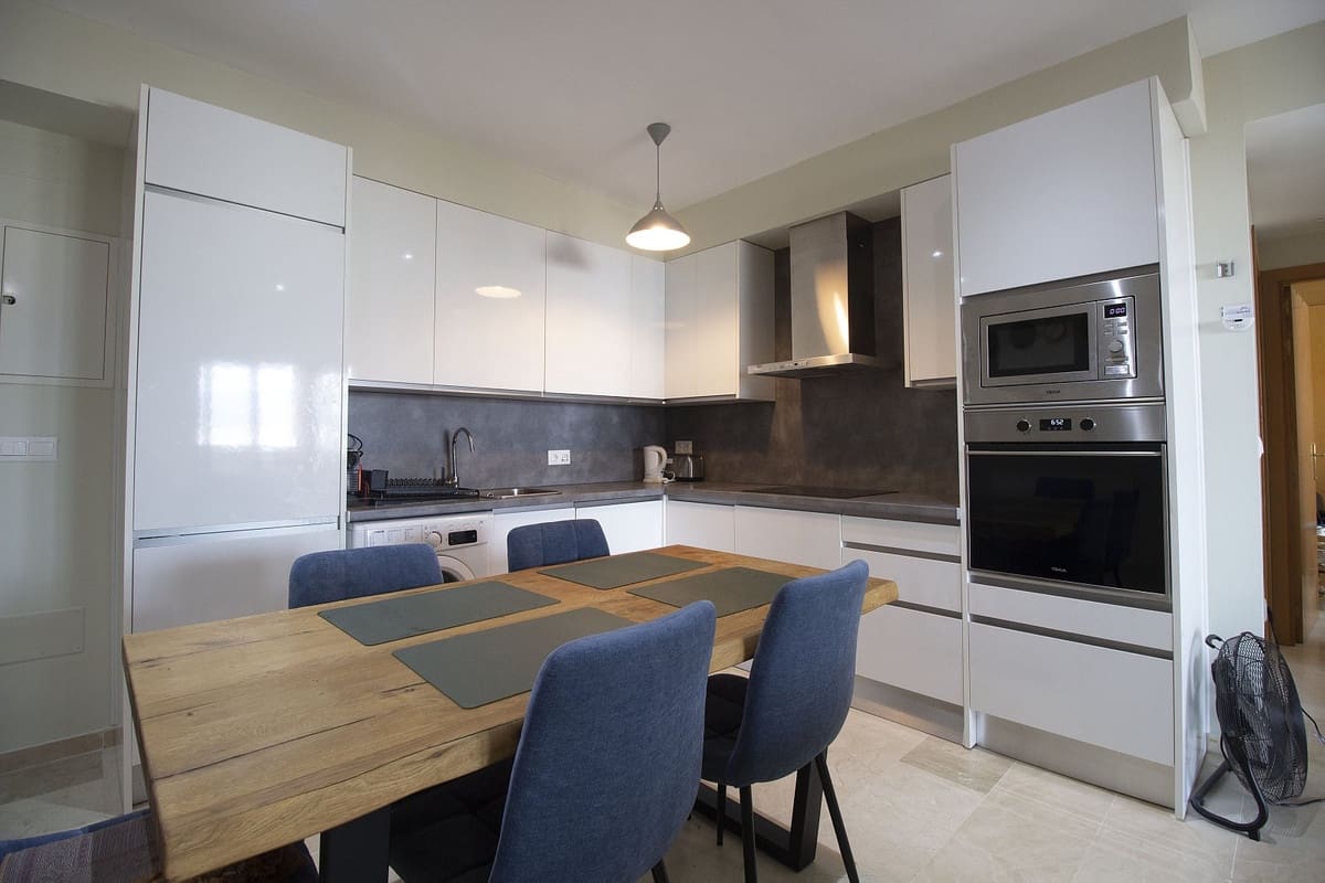 2 slaapkamer Appartement te koop in Estepona met zwembad garage - € 450.000 (Ref: 10140932)
