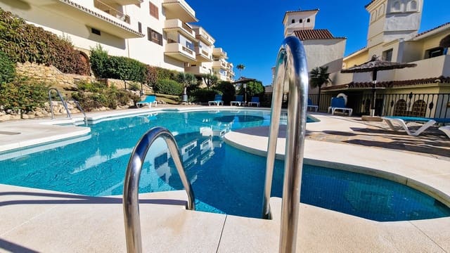 2 sovrum Lägenhet till salu i Castillo de la Duquesa, Manilva med pool garage - 399 000 € (Ref: 10140933)
