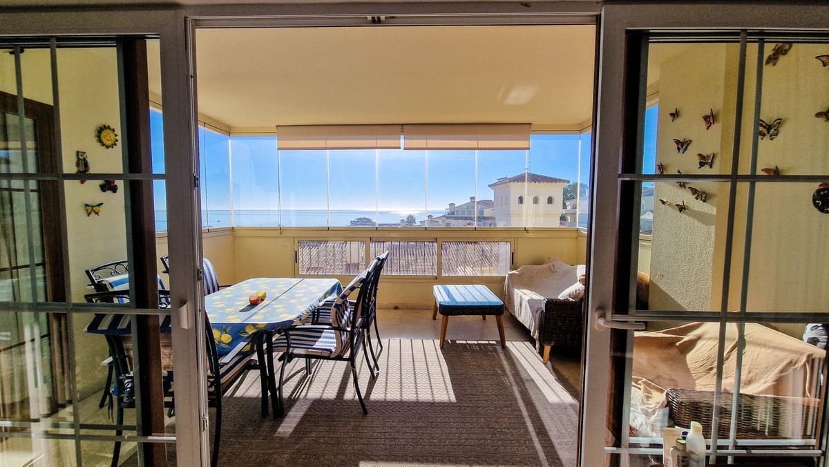 2 soverom Leilighet til salgs i Manilva med svømmebasseng garasje - € 399 000 (Ref: 10140933)