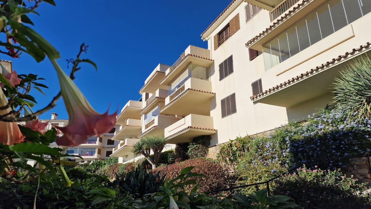 2 soverom Leilighet til salgs i Manilva med svømmebasseng garasje - € 399 000 (Ref: 10140933)