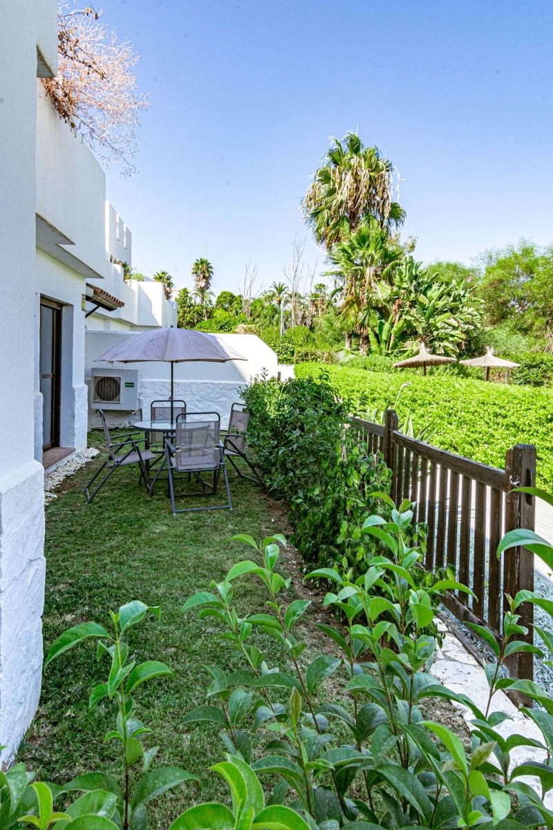 2 soveværelse Lejlighed til salg i New Golden Mile med swimmingpool garage - € 329.000 (Ref: 10140941)