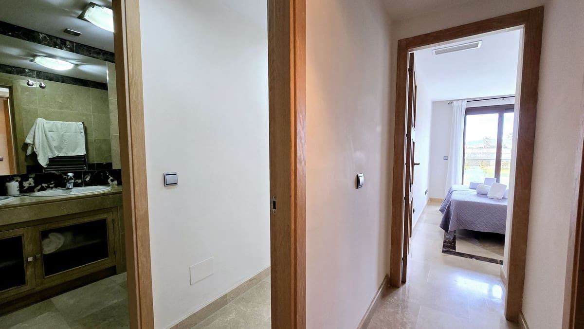 2 sovrum Lägenhet till salu i Manilva med pool garage - 429 000 € (Ref: 10140947)
