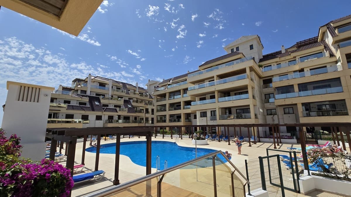 2 sovrum Lägenhet till salu i Manilva med pool garage - 429 000 € (Ref: 10140947)