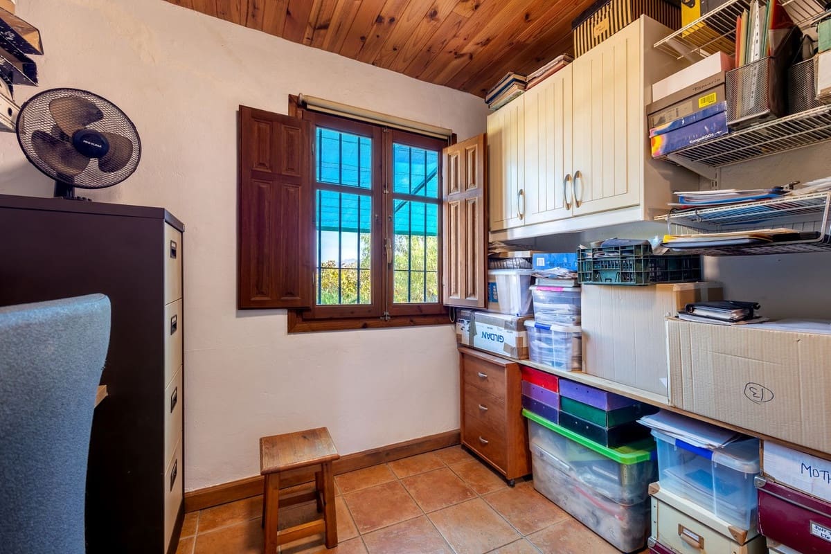 3 slaapkamer Finca/Landhuis te koop in Coin met zwembad garage - € 325.000 (Ref: 10140951)