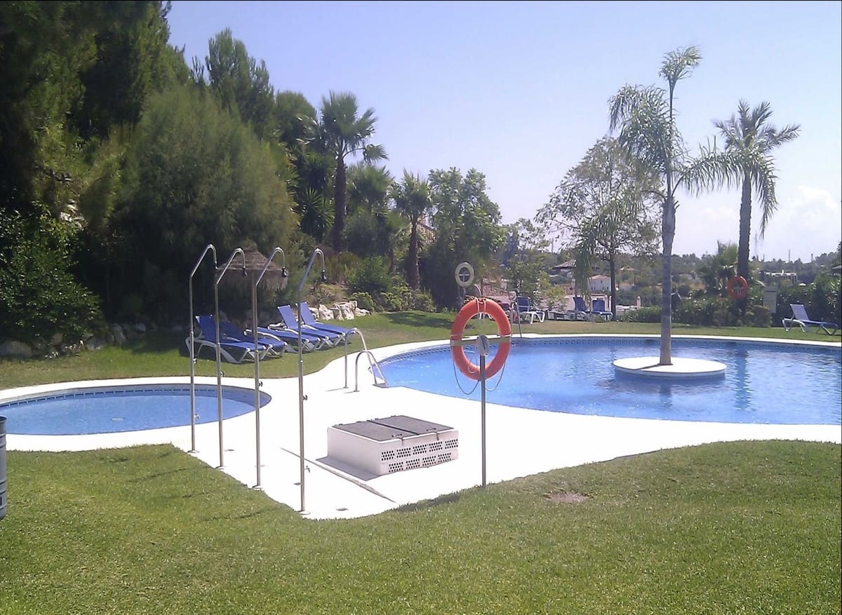 2 soveværelse Lejlighed til salg i New Golden Mile med swimmingpool garage - € 305.000 (Ref: 10140957)