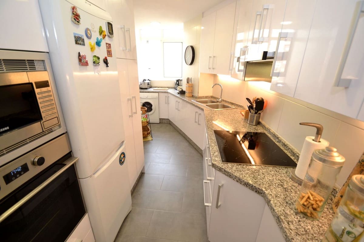 4 bedroom Apartment for sale in Torremolinos with pool garage - € 420,000 (Ref: 10140964)