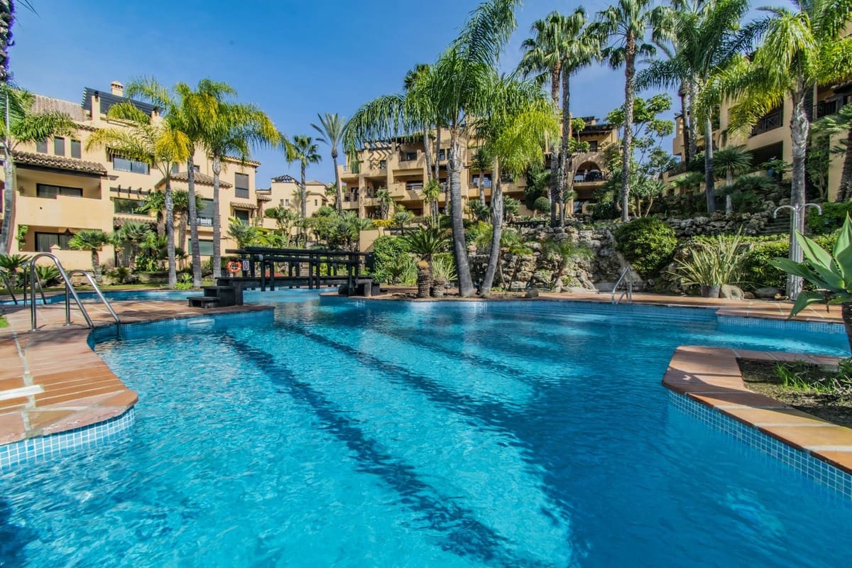 2 Zimmer Apartment zu verkaufen in Atalaya-Isdabe mit Pool Garage - 399.000 € (Ref: 10140966)