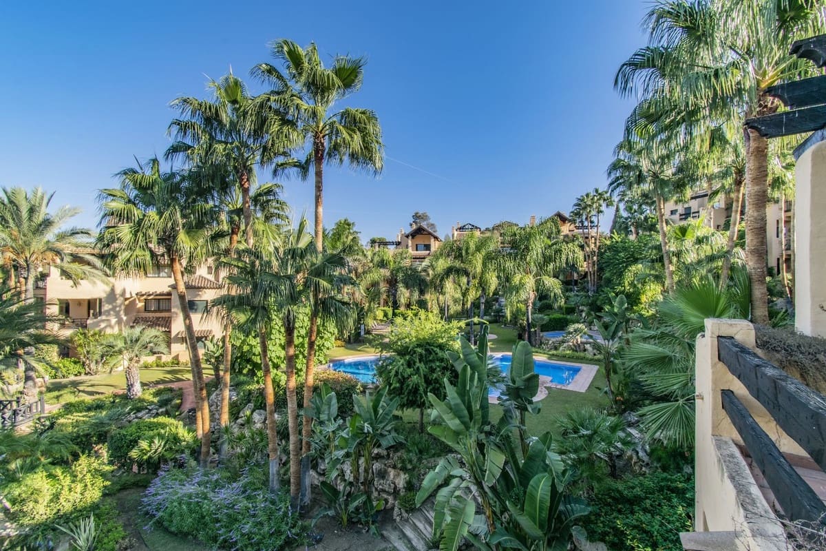 2 Zimmer Apartment zu verkaufen in Atalaya-Isdabe mit Pool Garage - 399.000 € (Ref: 10140966)