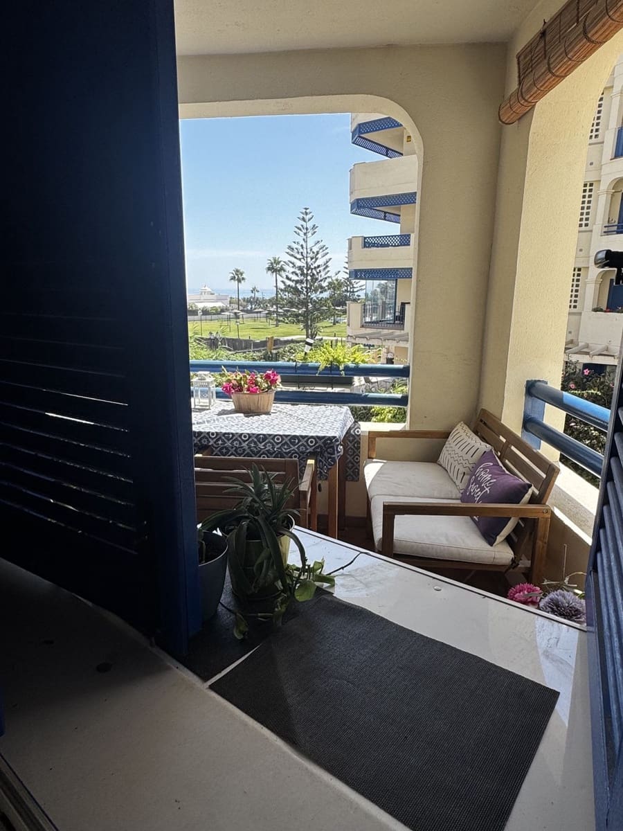 2 soverom Leilighet til salgs i Manilva med svømmebasseng garasje - € 430 000 (Ref: 10140989)
