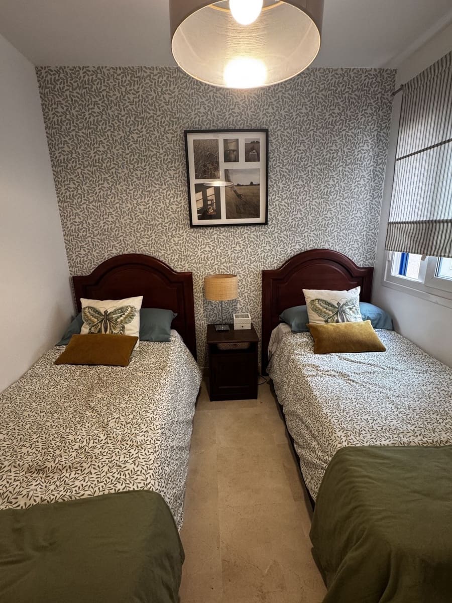 2 soverom Leilighet til salgs i Manilva med svømmebasseng garasje - € 430 000 (Ref: 10140989)