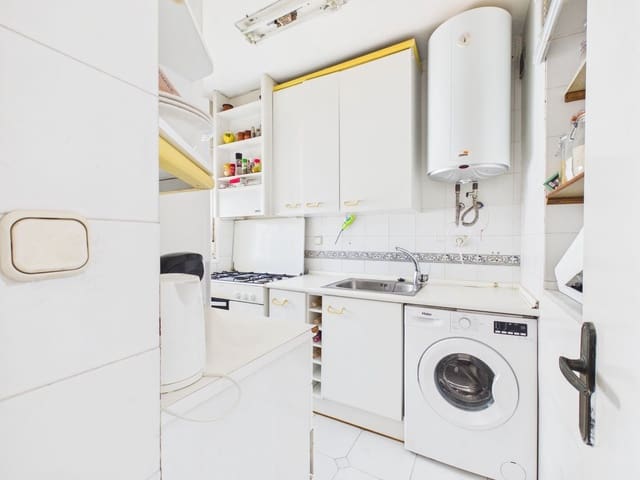 3 sypialnia Apartament na sprzedaż w Resinera-Voladilla, Estepona z basenem - 280 000 € (Ref: 10140993)