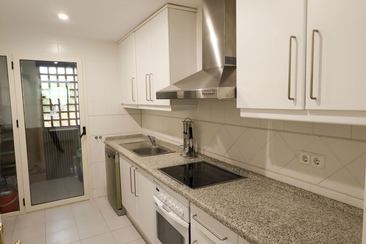 2 sypialnia Apartament na sprzedaż w Benahavis z basenem garażem - 389 000 € (Ref: 10141000)
