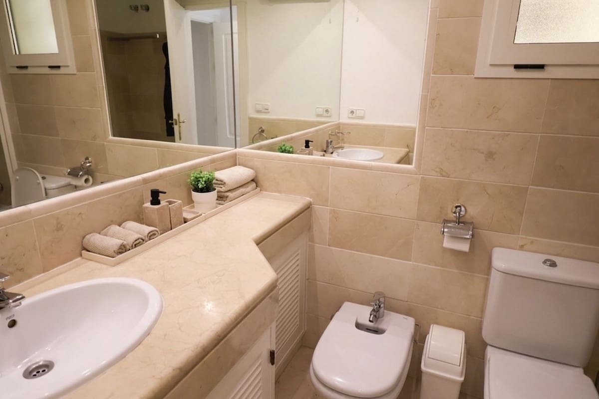 2 sypialnia Apartament na sprzedaż w Benahavis z basenem garażem - 389 000 € (Ref: 10141000)