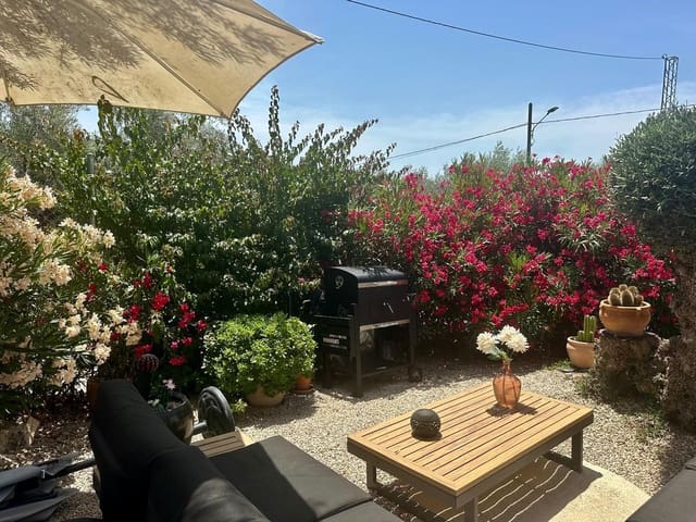 2 soverom Villa til salgs i Villanueva de Algaidas med svømmebasseng garasje - € 215 000 (Ref: 10141026)