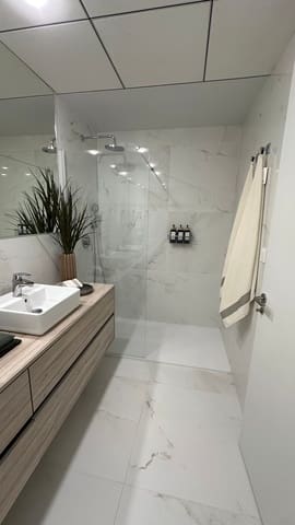 2 soveværelse Lejlighed til salg i Playa Poniente, Benidorm med swimmingpool garage - € 800.000 (Ref: 10141047)