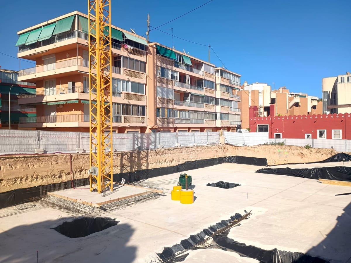 2 quarto Apartamento para venda em El Campello com piscina - 470 000 € (Ref: 10141124)
