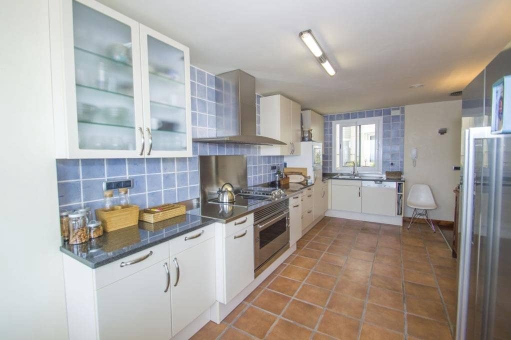 3 quarto Apartamento para venda em Torrevieja - 860 000 € (Ref: 10141268)
