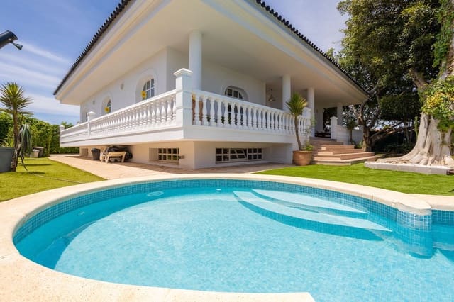 4 makuuhuone Huvila myytävänä paikassa Puerto Deportivo, Torrevieja mukana uima-altaan 
autotalli - 890 000 € (Ref: 10141281)