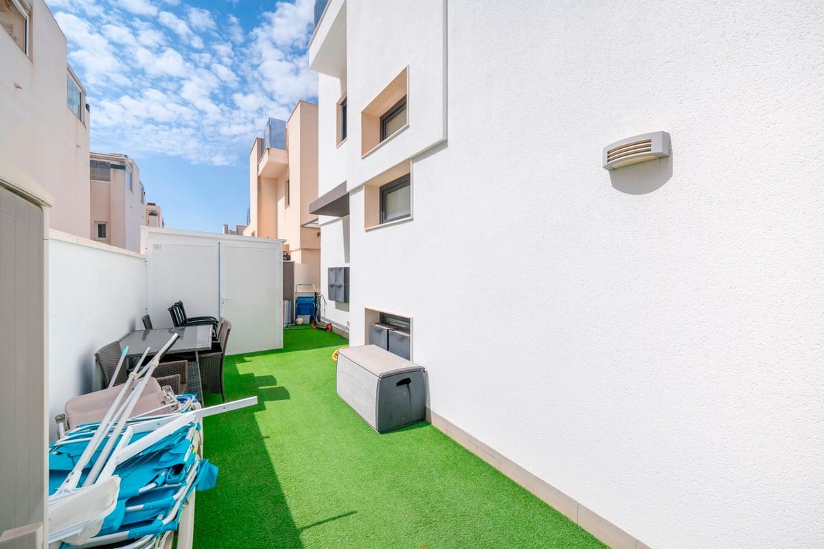 5 soveværelse Villa til salg i Torrevieja med swimmingpool - € 559.000 (Ref: 10141289)