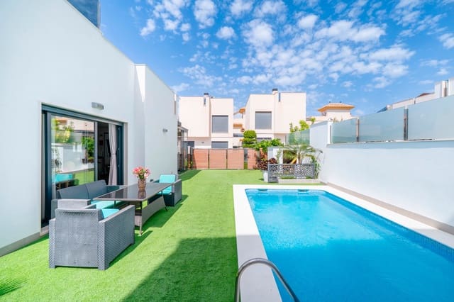 5 makuuhuone Huvila myytävänä paikassa Puerto Deportivo, Torrevieja mukana uima-altaan - 559 000 € (Ref: 10141289)
