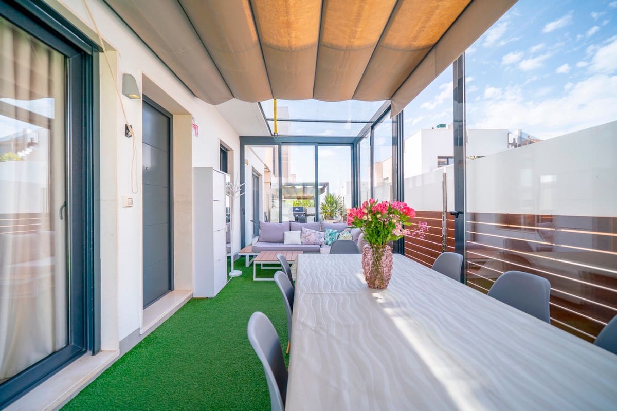 5 soveværelse Villa til salg i Torrevieja med swimmingpool - € 559.000 (Ref: 10141289)