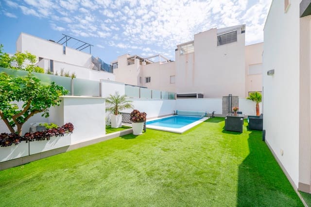 5 makuuhuone Huvila myytävänä paikassa Puerto Deportivo, Torrevieja mukana uima-altaan - 559 000 € (Ref: 10141289)