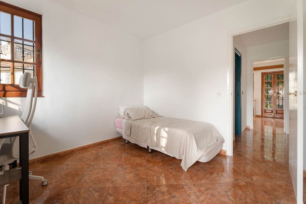 2 soveværelse Byhus til salg i Marbella med swimmingpool - € 370.000 (Ref: 10142132)
