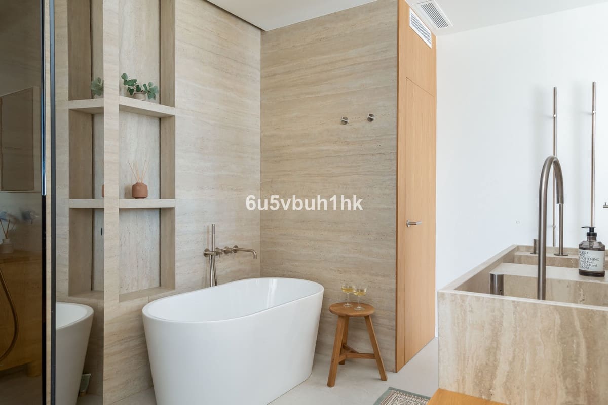 4 soverom Hus til salgs i Nueva Andalucia med svømmebasseng garasje - € 1 575 000 (Ref: 10142140)