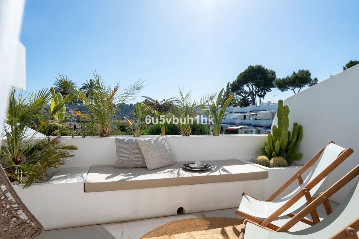 4 soverom Hus til salgs i Nueva Andalucia med svømmebasseng garasje - € 1 575 000 (Ref: 10142140)