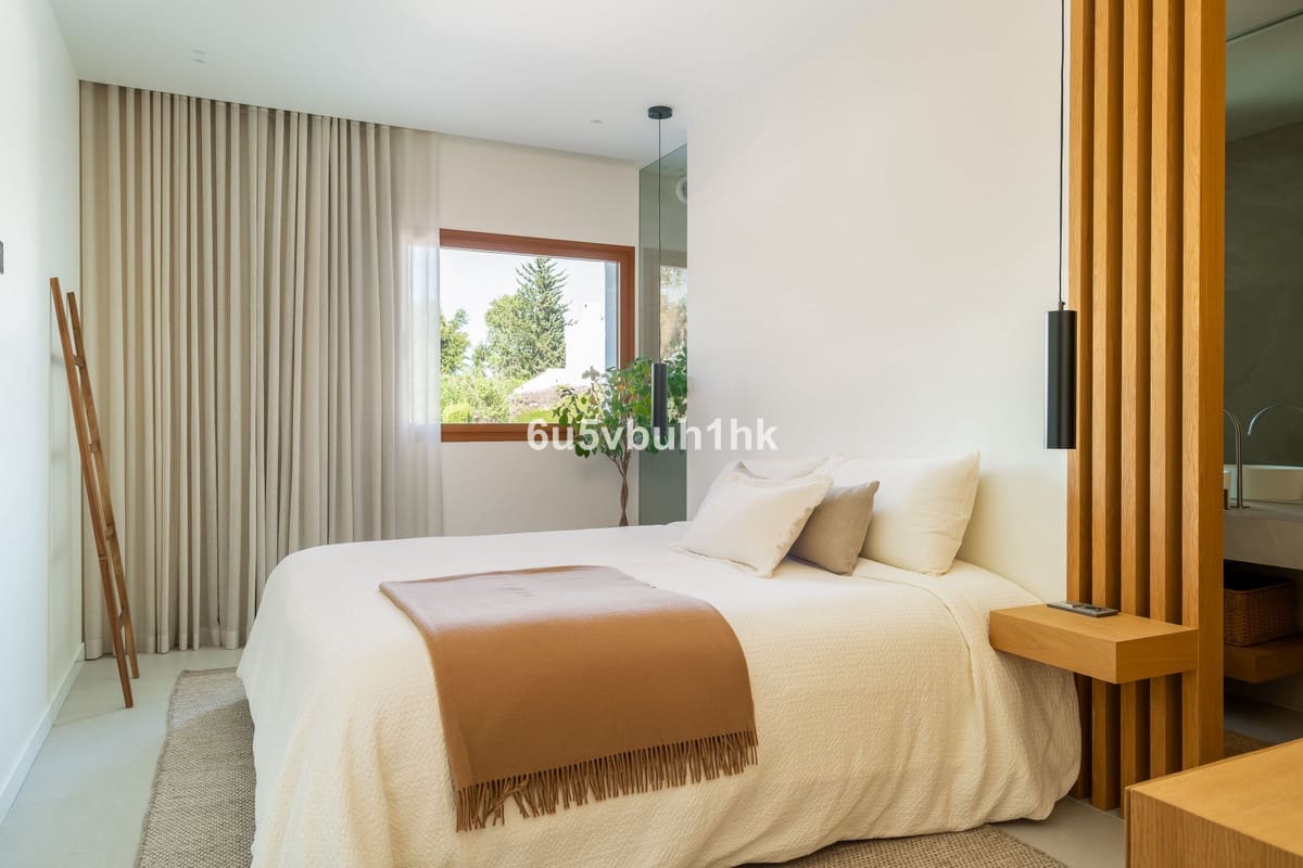 4 soverom Hus til salgs i Nueva Andalucia med svømmebasseng garasje - € 1 575 000 (Ref: 10142140)
