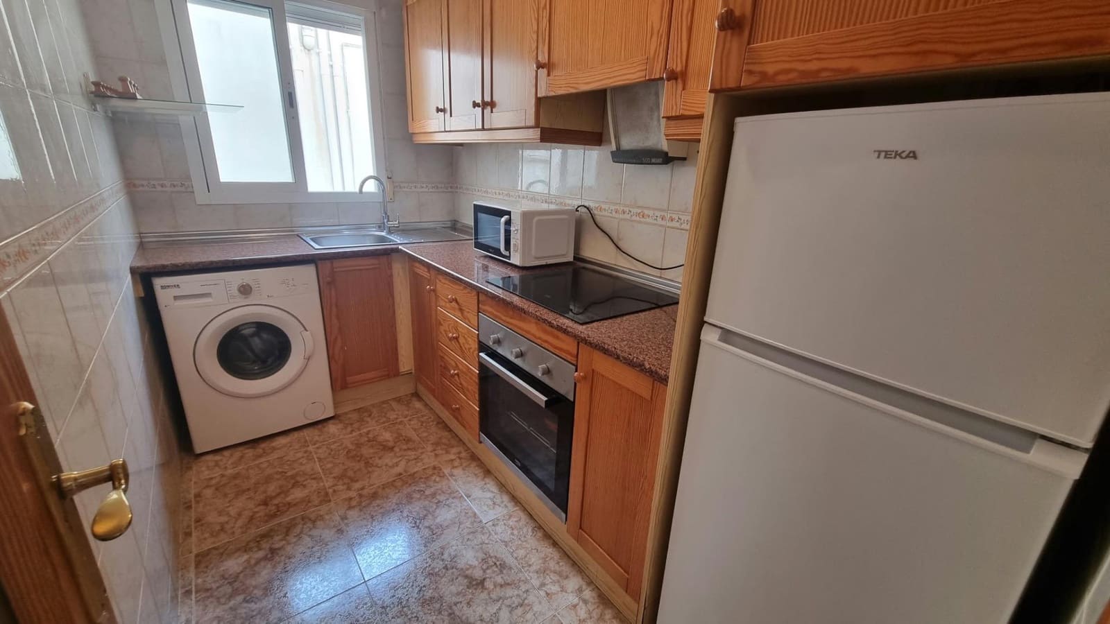 2 soverom Penthouse til salgs i Torrevieja med svømmebasseng - € 173 000 (Ref: 10142146)