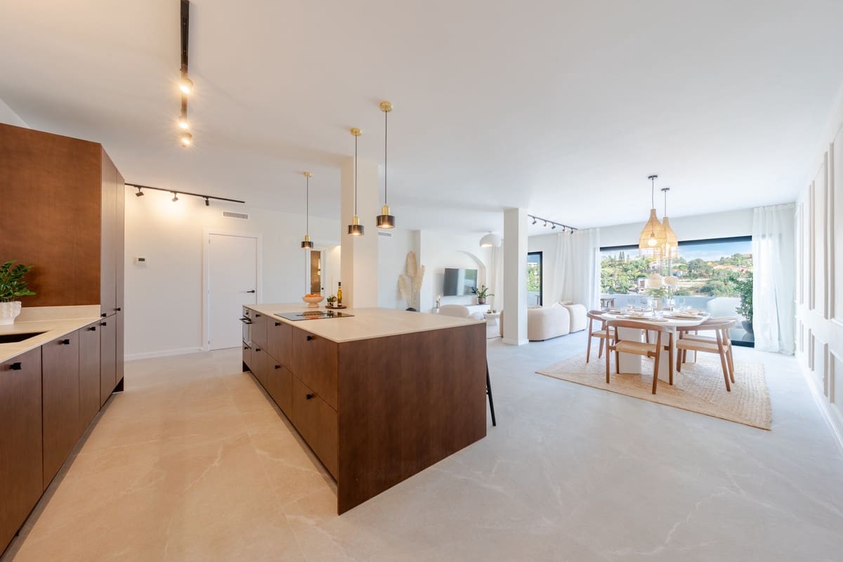 3 slaapkamer Appartement te koop in La Quinta met zwembad garage - € 835.000 (Ref: 10142148)