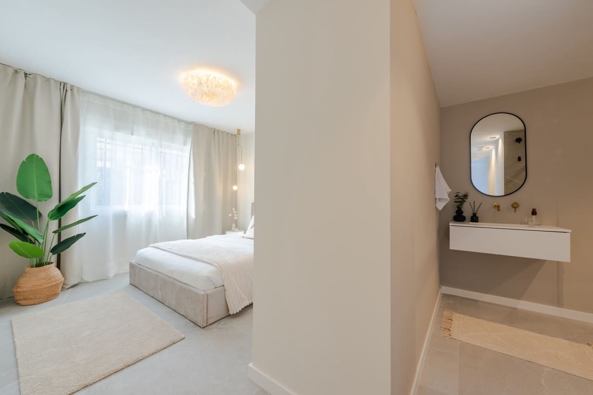 3 slaapkamer Appartement te koop in La Quinta met zwembad garage - € 835.000 (Ref: 10142148)