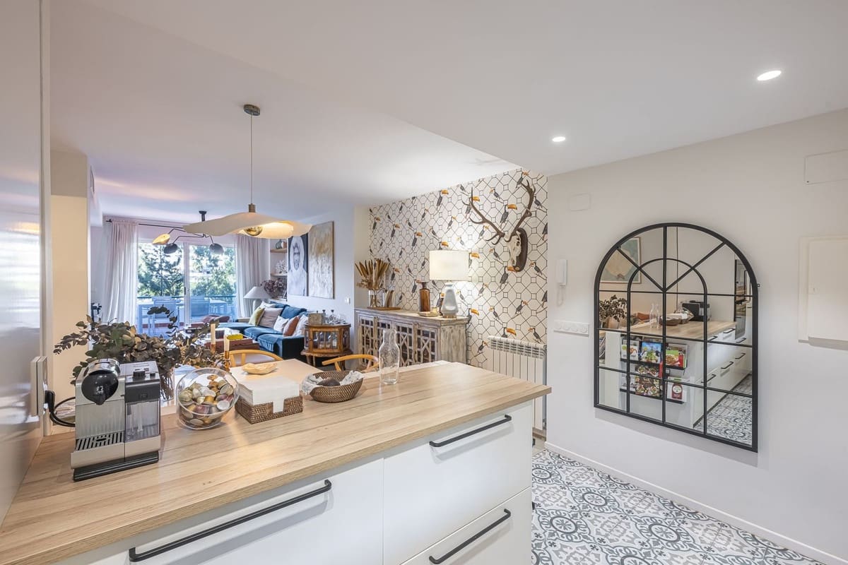 2 soverom Leilighet til salgs i Guadalmina med svømmebasseng garasje - € 460 000 (Ref: 10142169)