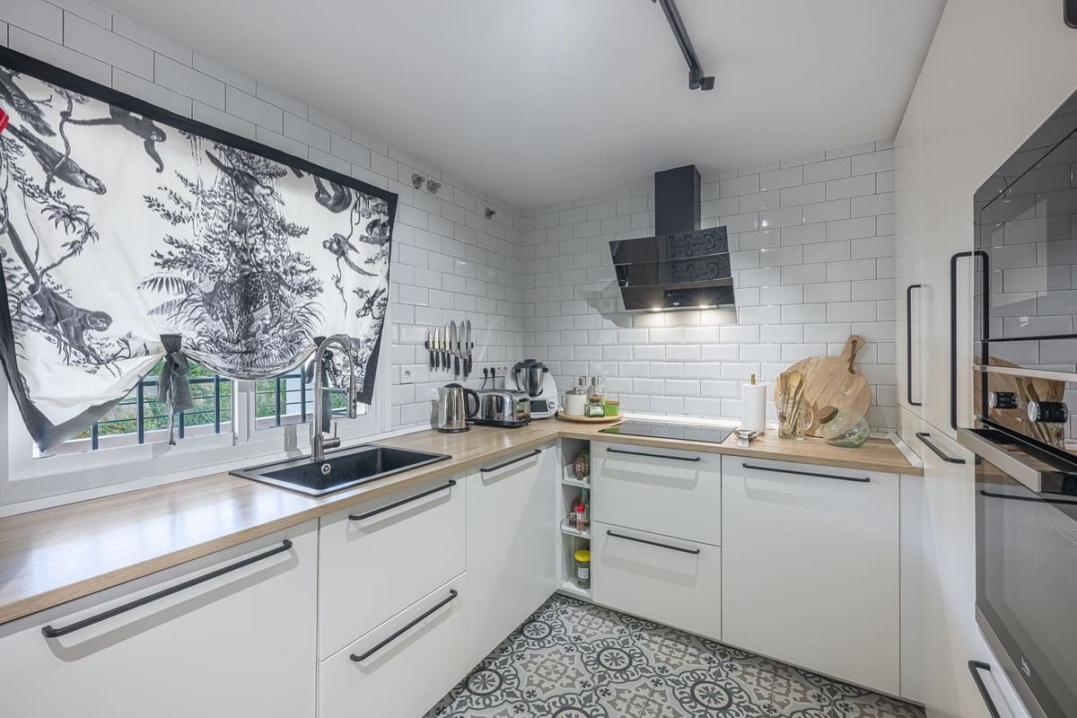 2 soverom Leilighet til salgs i Guadalmina med svømmebasseng garasje - € 460 000 (Ref: 10142169)