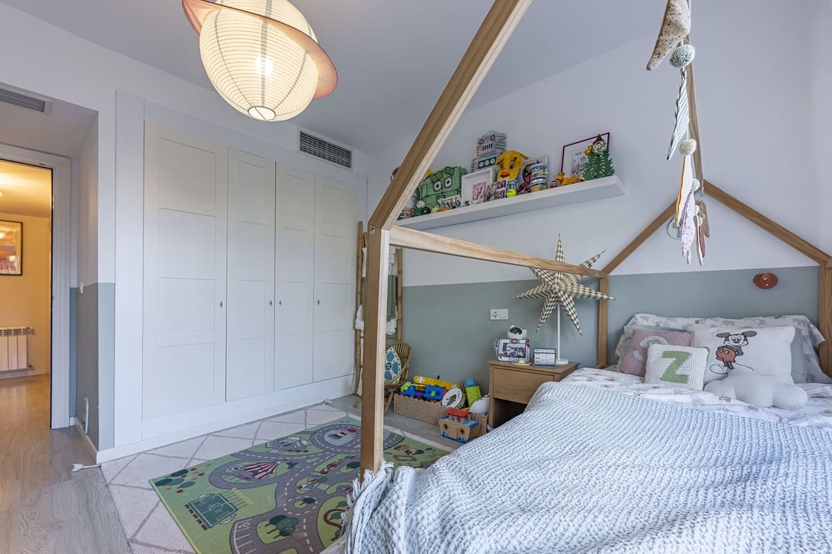 2 soverom Leilighet til salgs i Guadalmina med svømmebasseng garasje - € 460 000 (Ref: 10142169)