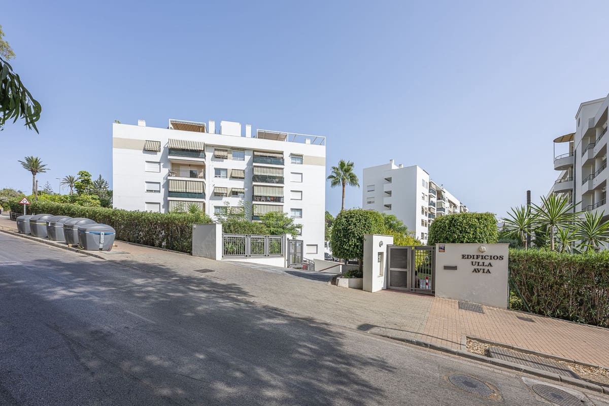 2 soverom Leilighet til salgs i Guadalmina med svømmebasseng garasje - € 460 000 (Ref: 10142169)