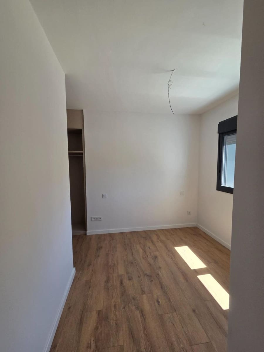 Apartamento de 3 habitaciones en Estepona en venta con piscina garaje - 649.000 € (Ref: 10142171)