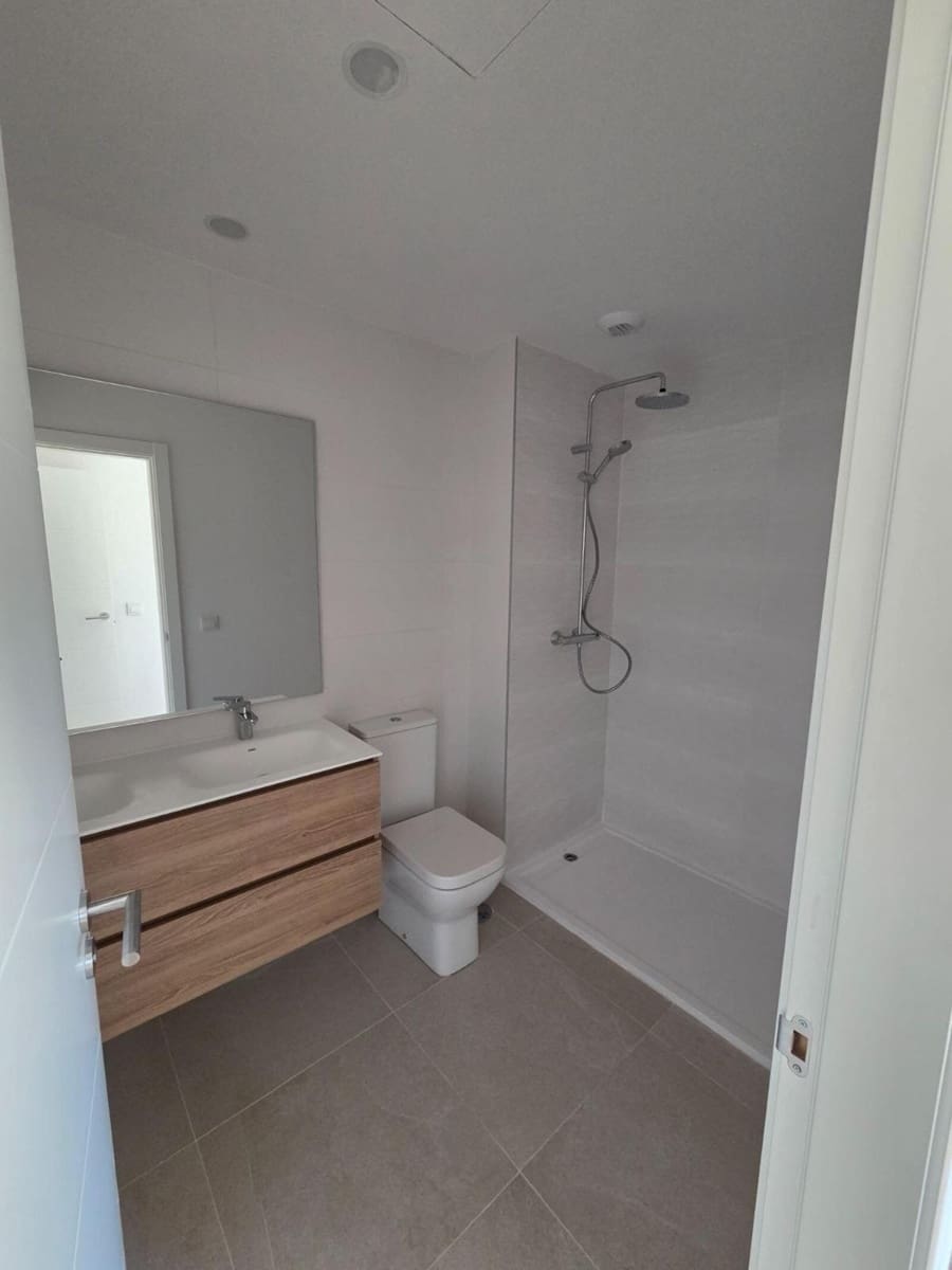 Apartamento de 3 habitaciones en Estepona en venta con piscina garaje - 649.000 € (Ref: 10142171)