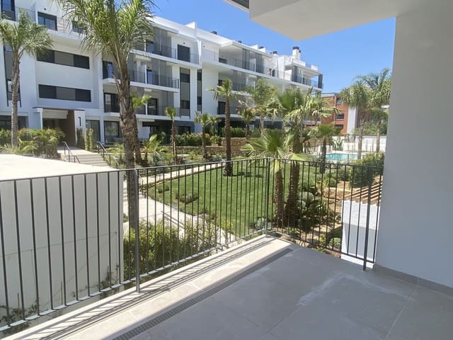 Apartamento de 3 habitaciones en Puerto de Estepona, Estepona en venta con piscina garaje - 649.000 € (Ref: 10142171)