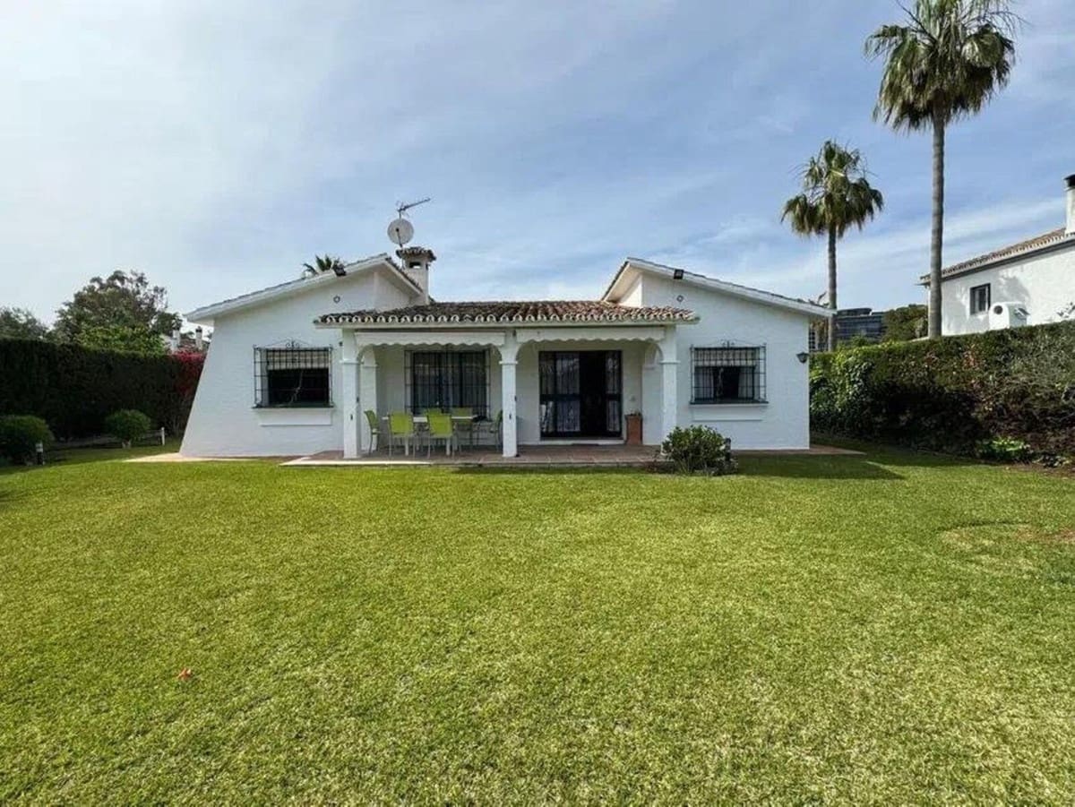 3 soverom Villa til salgs i Estepona med garasje - € 1 050 000 (Ref: 10142174)