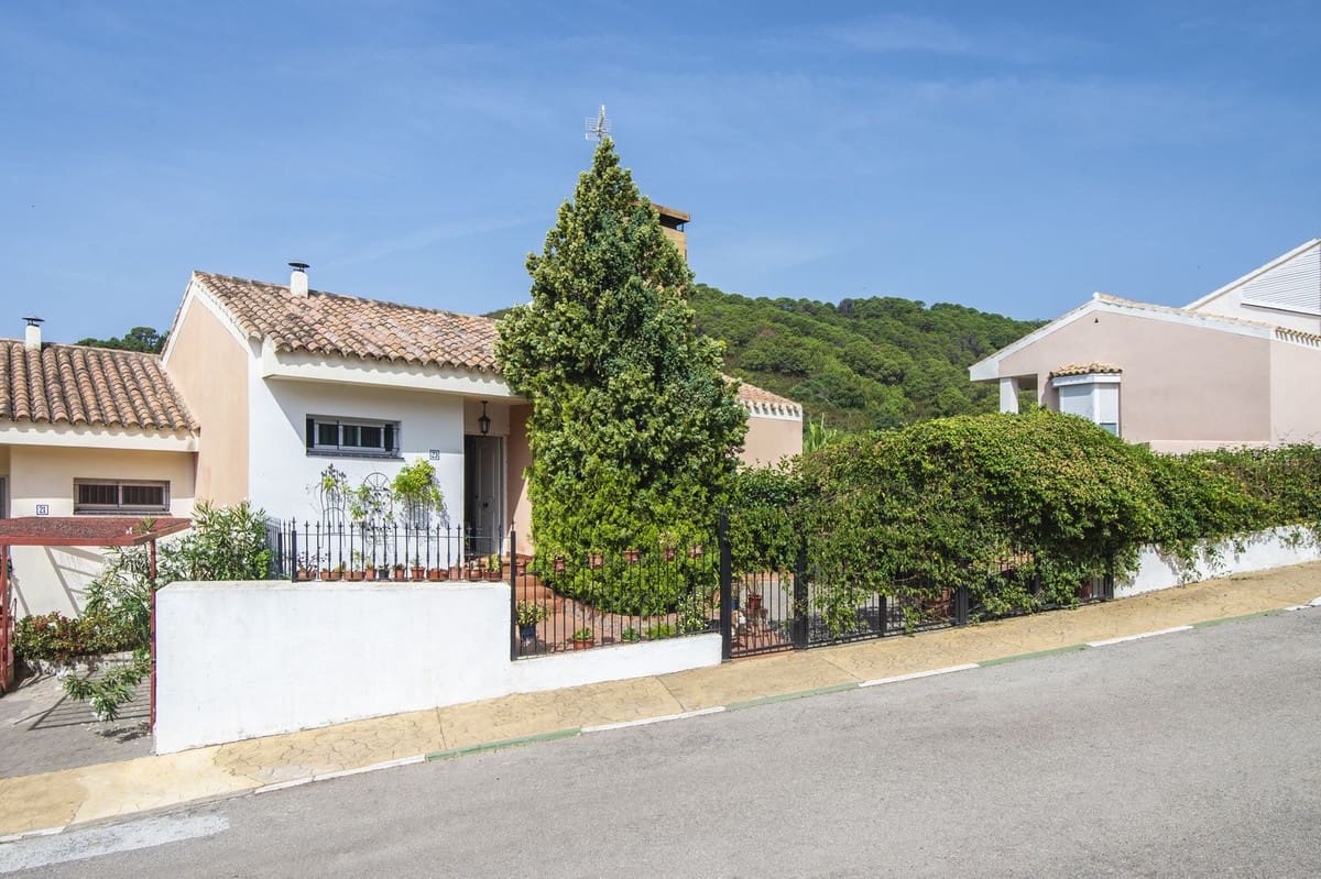 3 soverom Villa til salgs i Estepona med svømmebasseng garasje - € 390 000 (Ref: 10142181)