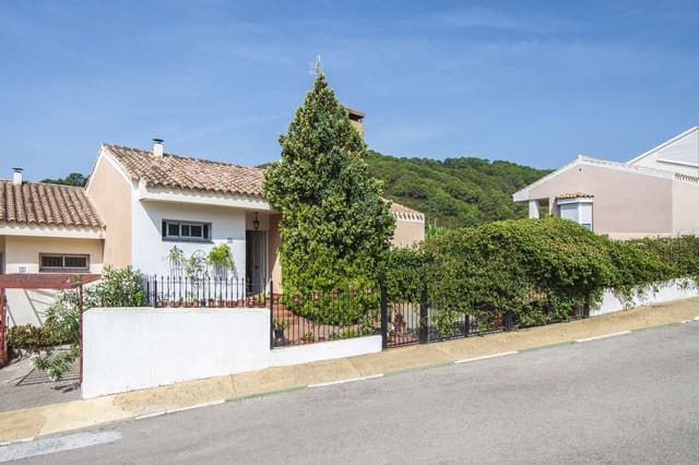 3 soverom Villa til salgs i Altos de Estepona, Estepona med svømmebasseng garasje - € 390 000 (Ref: 10142181)