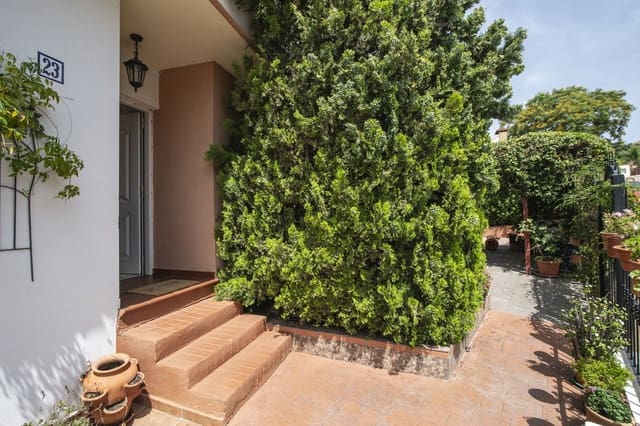 3 soverom Villa til salgs i Altos de Estepona, Estepona med svømmebasseng garasje - € 390 000 (Ref: 10142181)