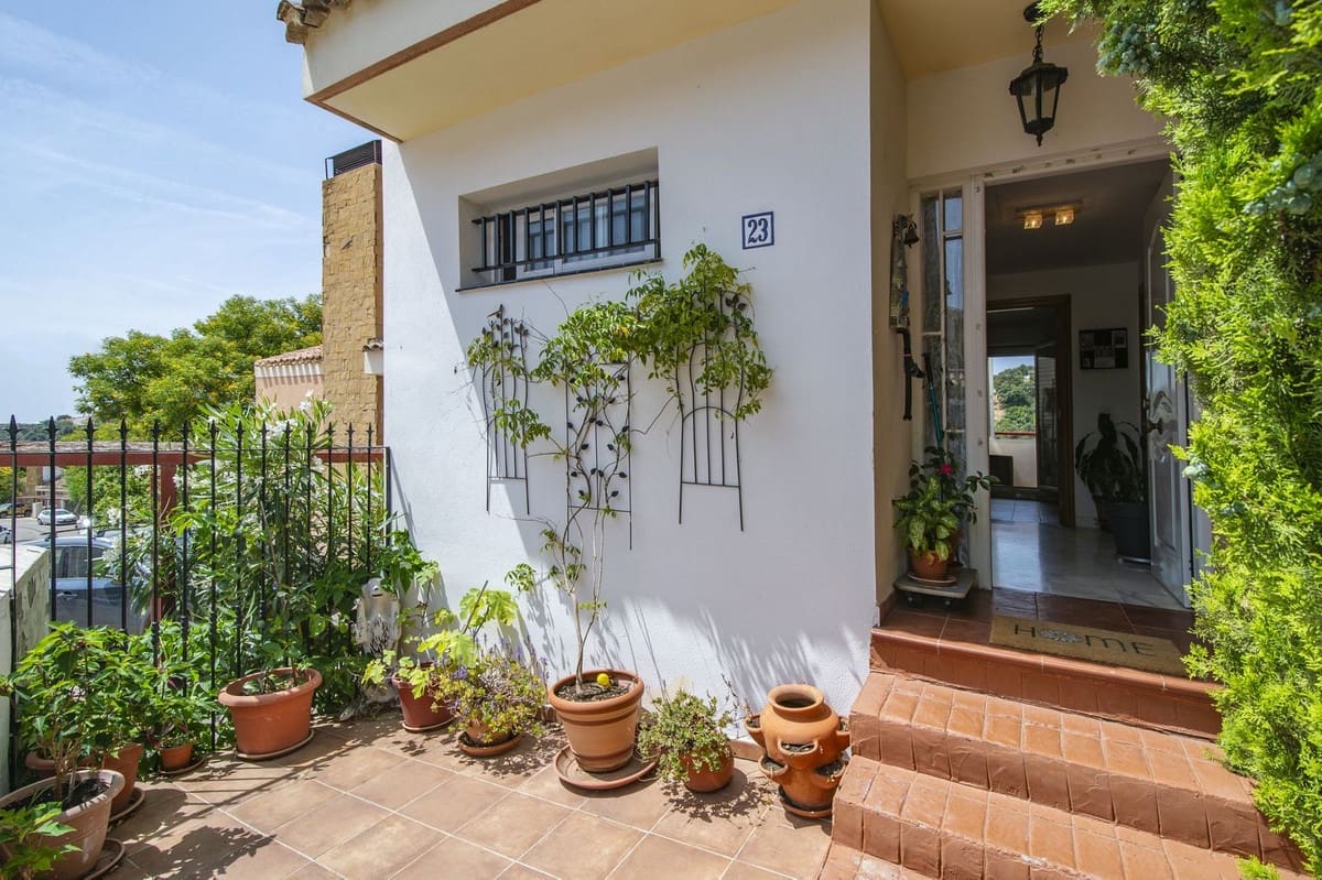 3 soverom Villa til salgs i Estepona med svømmebasseng garasje - € 390 000 (Ref: 10142181)