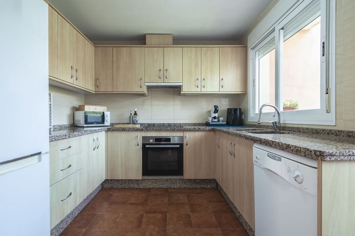 3 soverom Villa til salgs i Estepona med svømmebasseng garasje - € 390 000 (Ref: 10142181)
